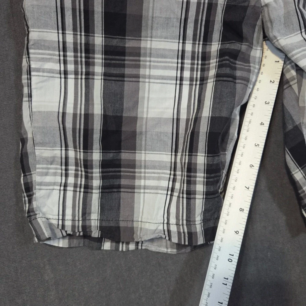 Axist Plaid Shorts Mens 32 Black White Gray Flat Front Cotton Casual